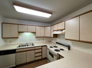 713 Clinton St APT 105, Horicon, WI 53032