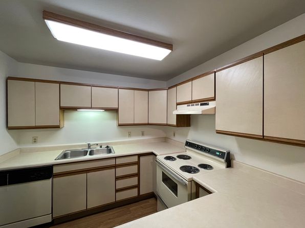 713 Clinton St APT 206