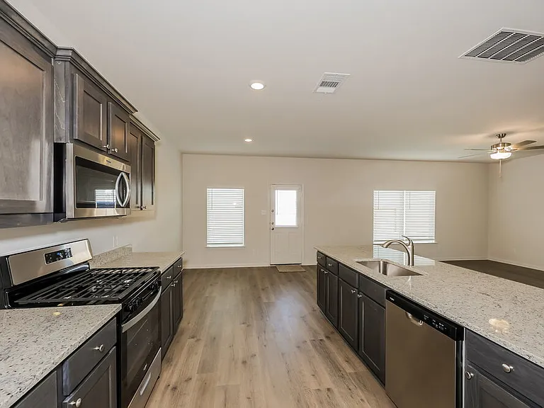 1417 Woodwinds Dr — Photo 9