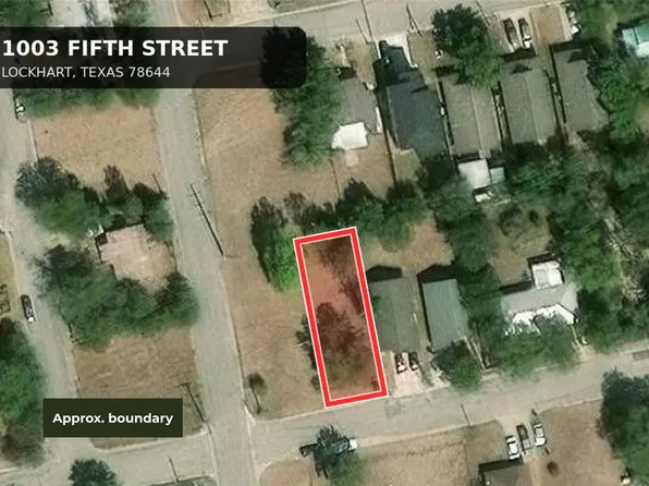 1007 5th St, Lockhart, TX 78644