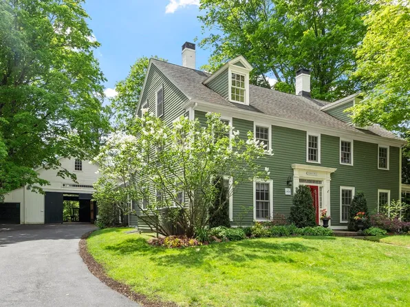44 Andover St, North Andover, MA 01845