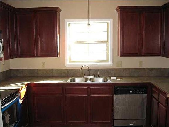 4th image of 202 Sunflower Estates Ln