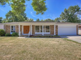 1209 Devonshire Dr, Champaign, IL 61821