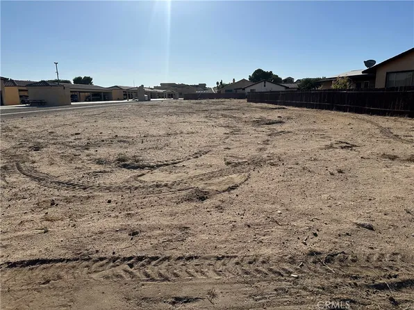 27182 Strawberry Ln #13, Helendale, CA 92342