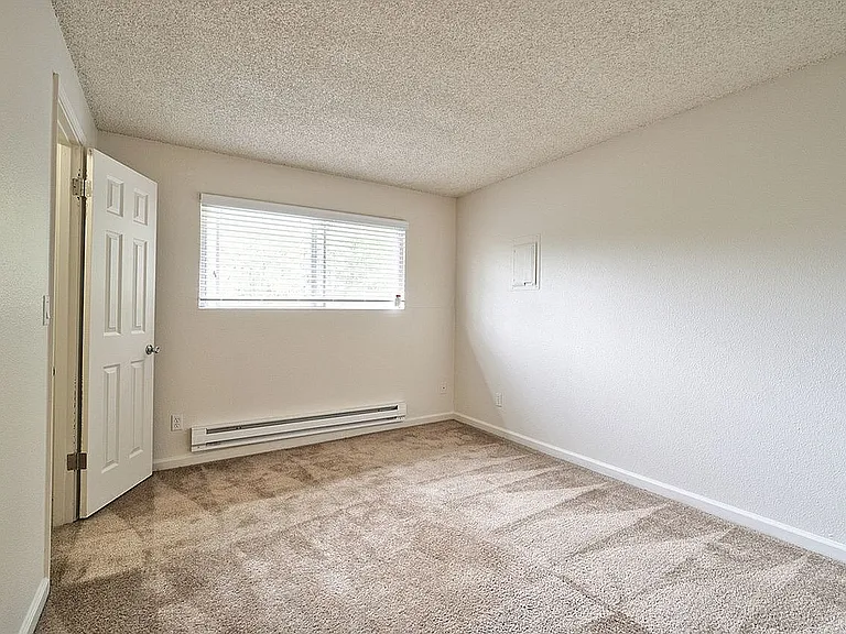 2897 NE Rene Ave — Photo 40