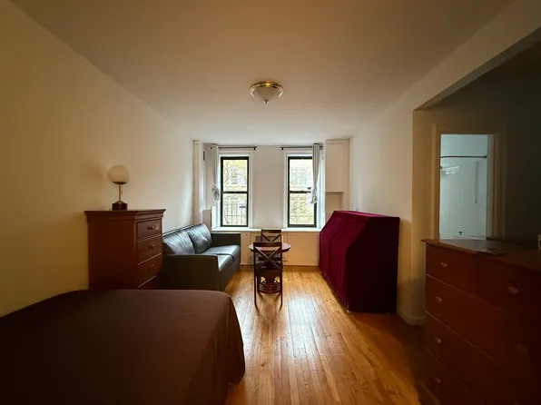 221 East 76th Street image 1 of 11