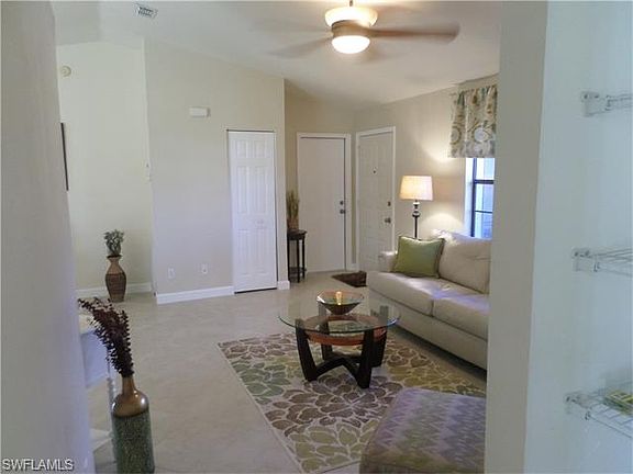 3rd image of 836 SW 30th Ter