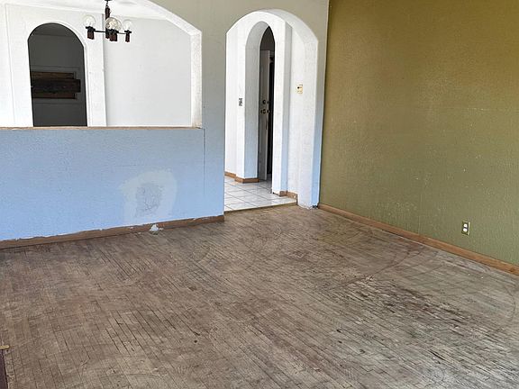 4th image of 813 W 2nd St