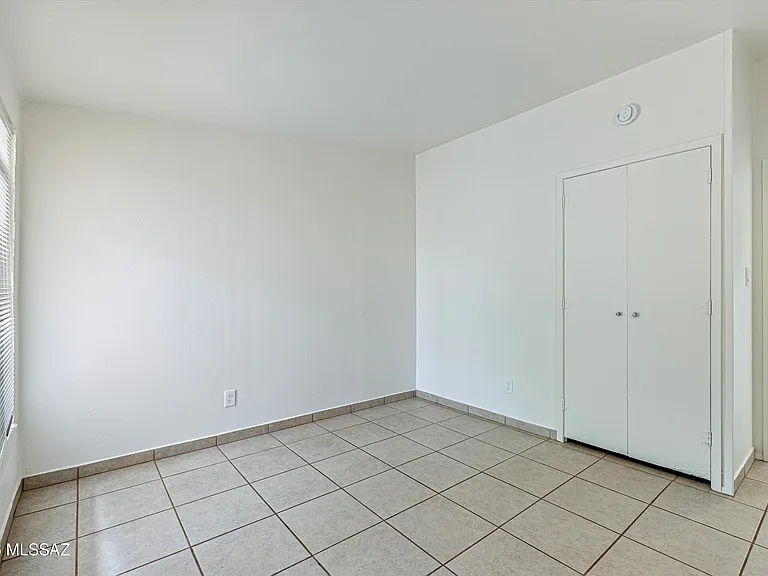 104 N Douglas Ave — Photo 21