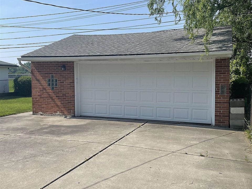 23444 Playview St, Saint Clair Shores, MI 48082 Zillow