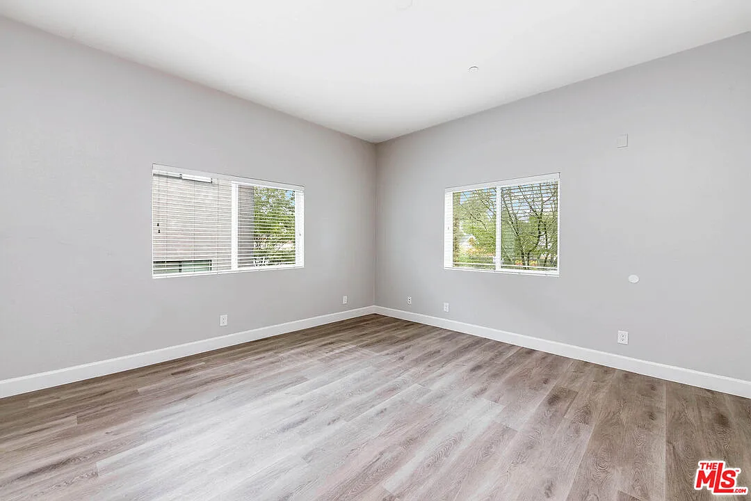 3 bed, 2.5 bath, 1480 sqft, $3,450 — Photo 3