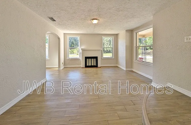 9017 6th Ave — Photo 7