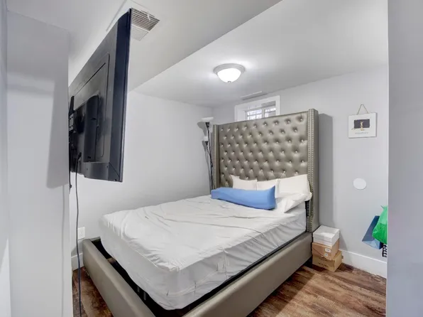 224 Freeman Avenue image 9 of 26