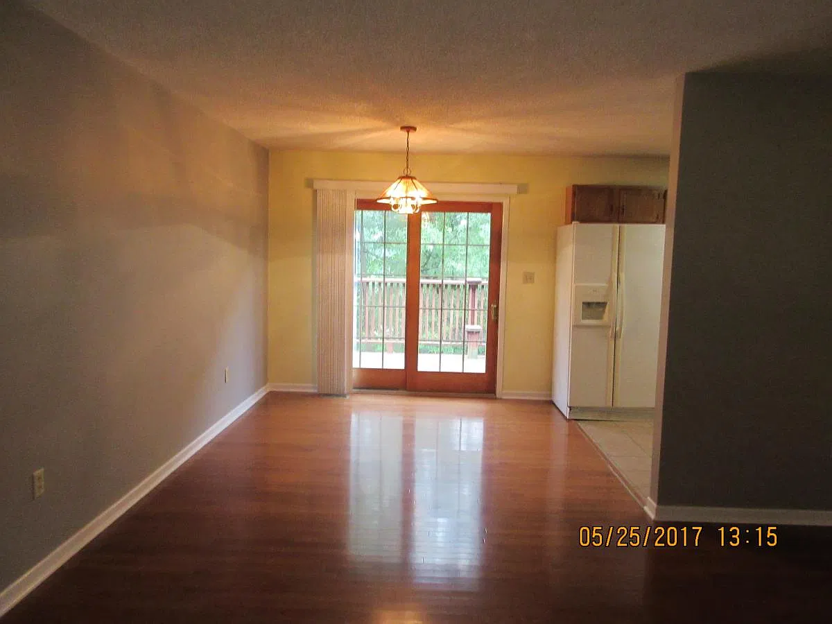 3 bed, 2.5 bath, 1768 sqft, $1,500 — Photo 3