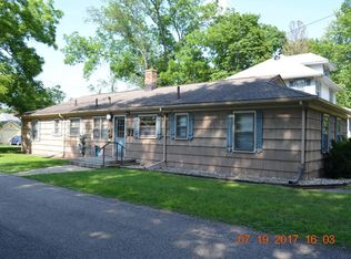 111 Bradley St, Dowagiac, MI 49047