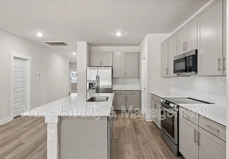 1145 Ross Farms Blvd — Photo 7