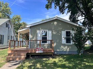 326 Pine St, Carrollton, IL 62016