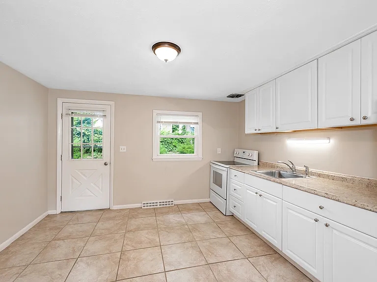 Princeton Court Apartments — Photo 55