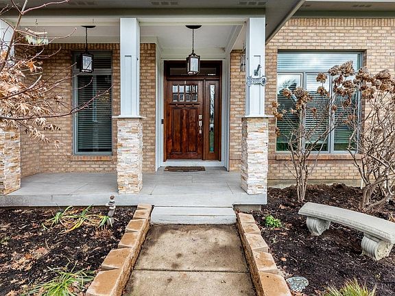 2nd image of 1252 Rosetree Dr