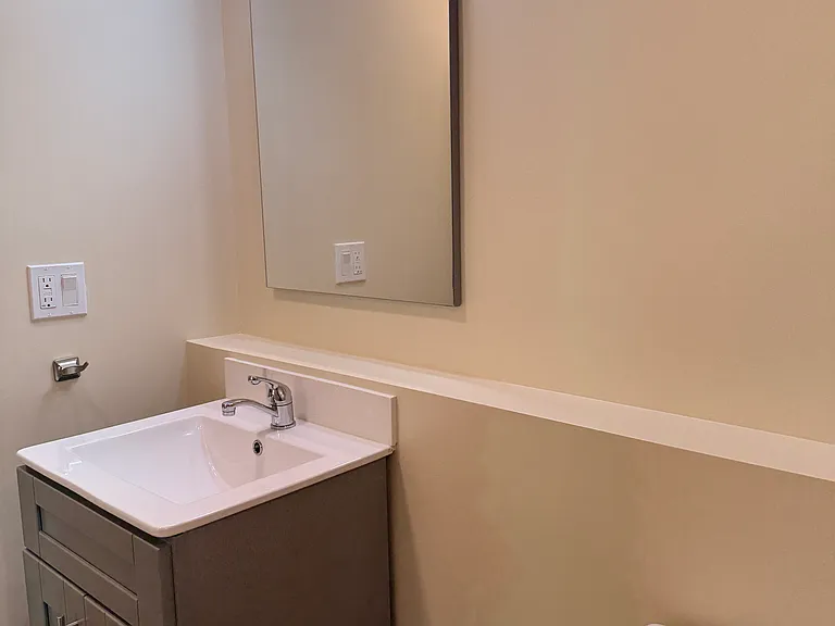 1321 Pine St — Photo 9