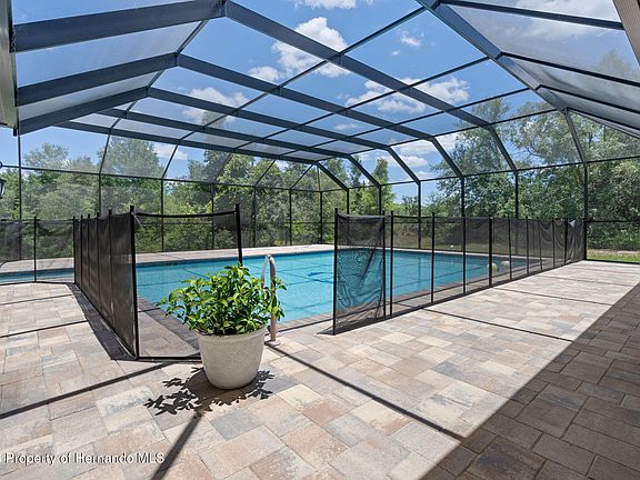 2nd image of 222 Suncoast Blvd