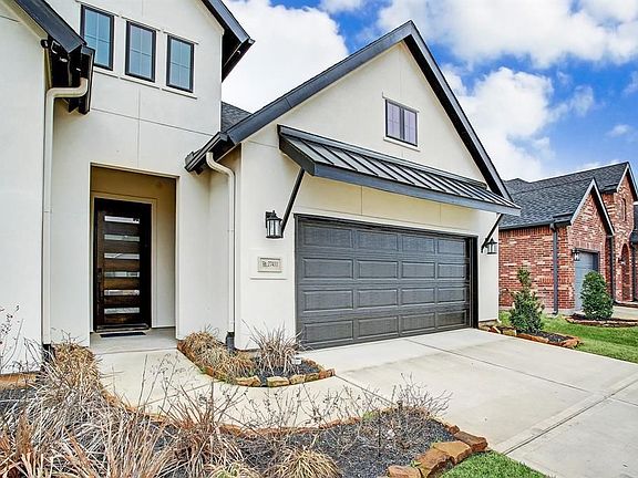 3rd image of 27431 Gardinia Ridge Dr