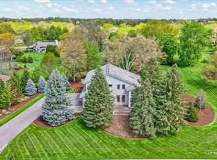 28W300 Flanders Ln, Winfield, IL 60190