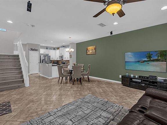 2nd image of 10226 Fallsgrove St