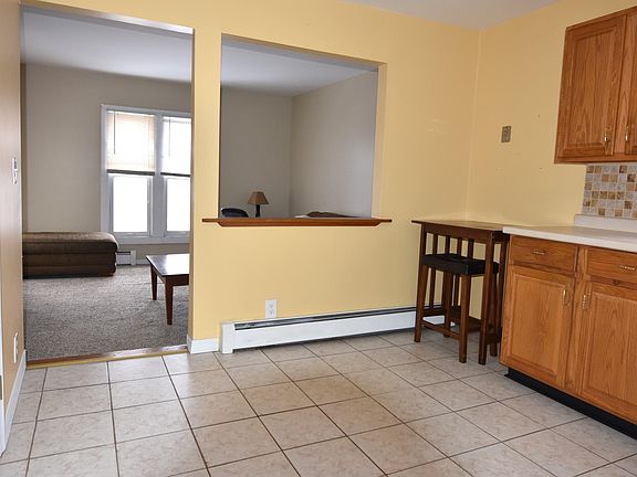 4th image of 180 Foxhall Ave #2