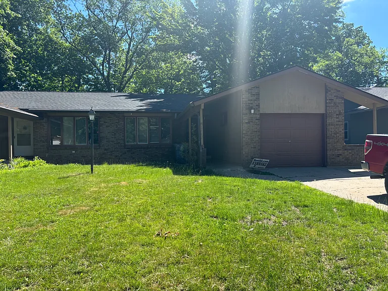2462 Woodcliff Ave SE — Photo 1