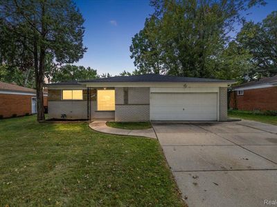 28074 Fontana Dr, Southfield, MI, 48076