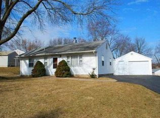 2210 9th Ave SW, Cedar Rapids, IA 52404