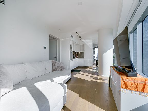 5th image of 1151 Georgia St W #2802
