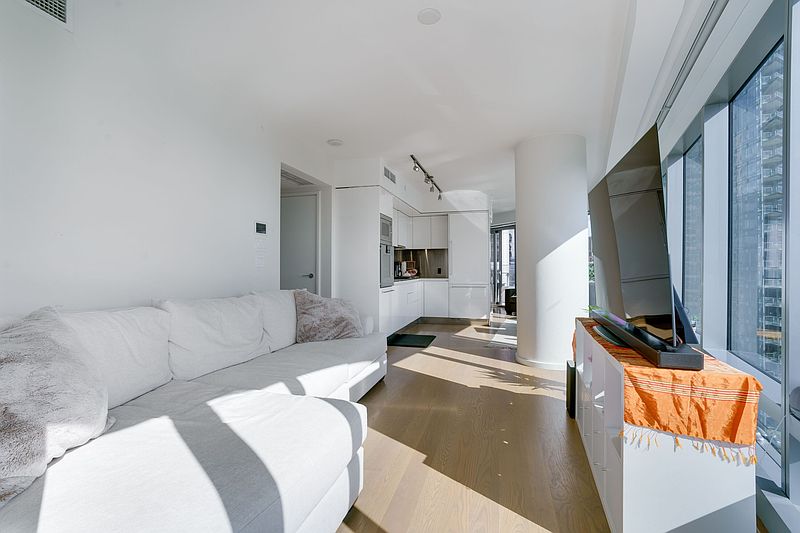 Vancouver Apartment for rent - 2 Bedrooms — photo 4