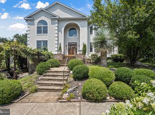 9715 Singleton Dr, Bethesda, MD 20817