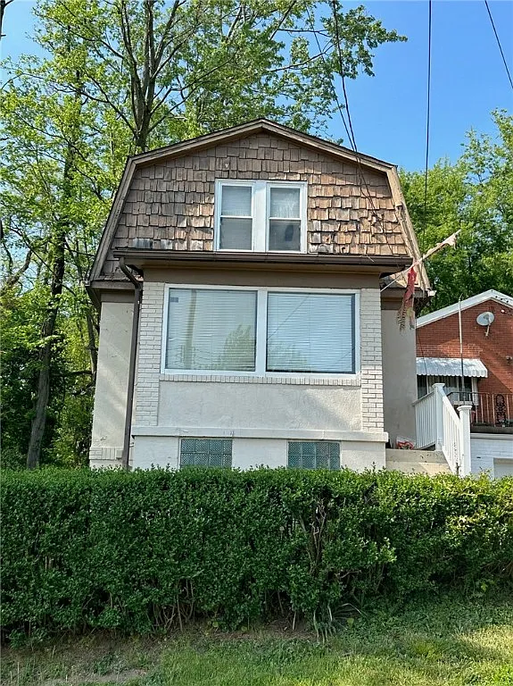 1623 Beech Ave photo 1