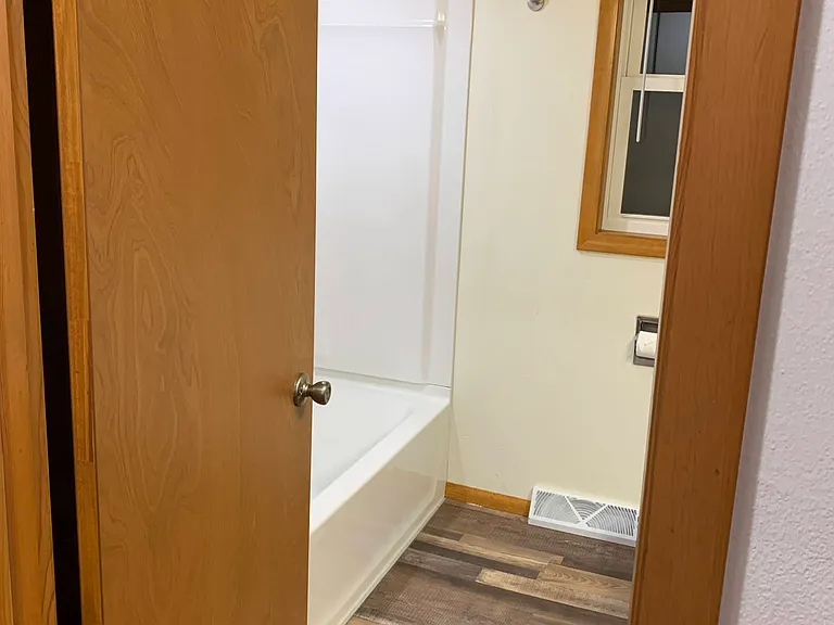 1531 Buffalo St — Photo 11