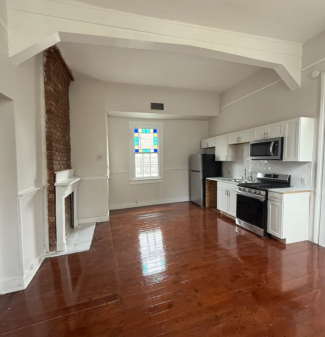 3 bed, 1800 sqft, $1,850 — Photo 1