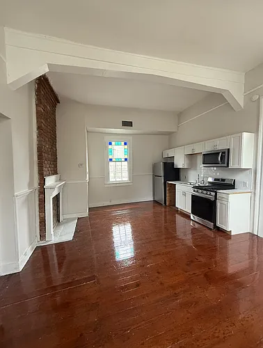1202 Marengo St #A Photo 1