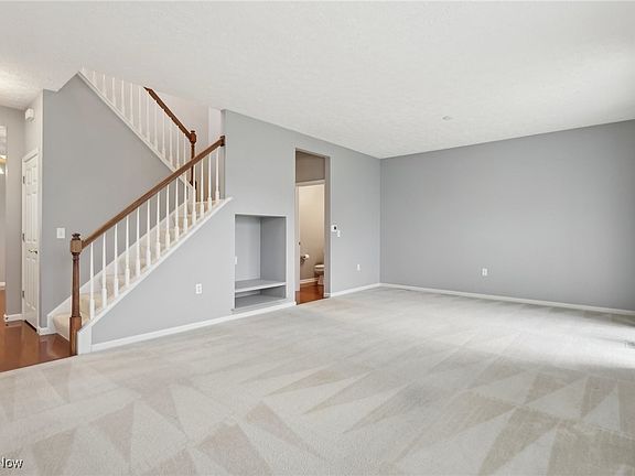 4th image of 33182 Fairport Dr