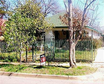 1st image of 1136 S Oak Cliff Blvd