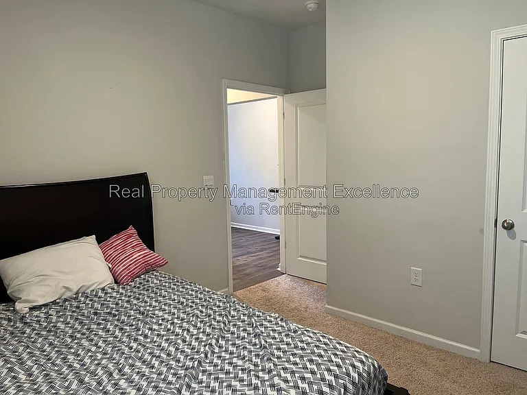 248 Lothian — Photo 12