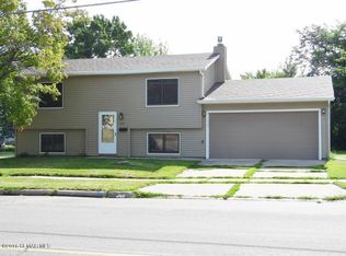 715 4th St SW, Waseca, MN 56093