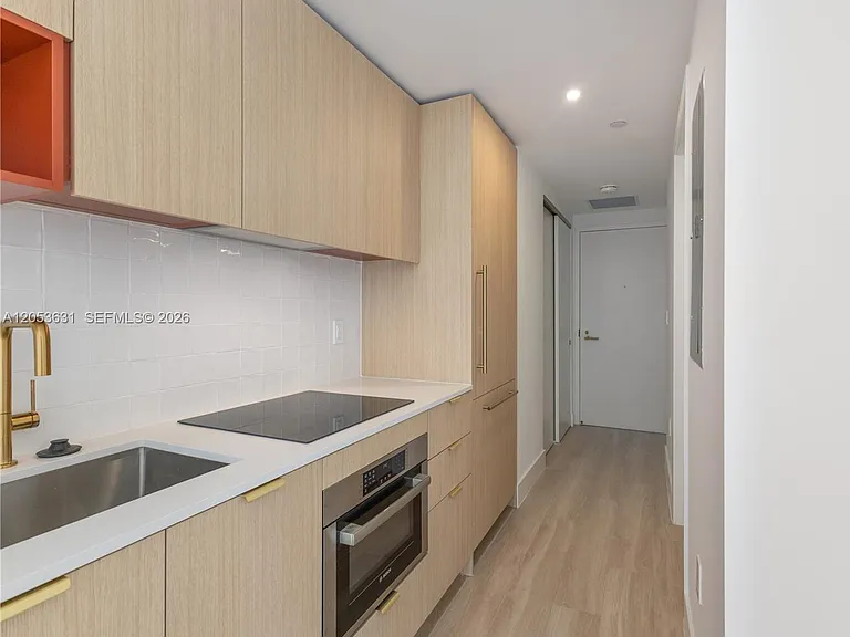 90 NE 32nd St #815 — Photo 10