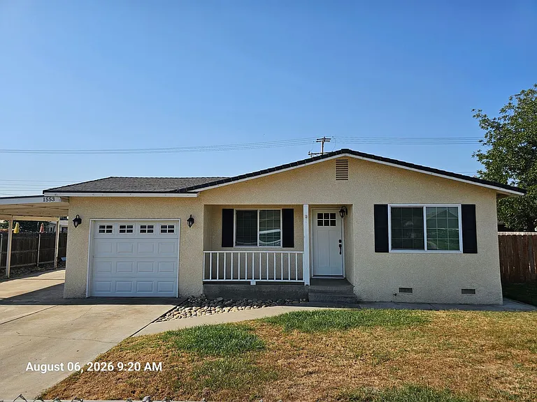 1553 E Stockham Ave — Photo 1