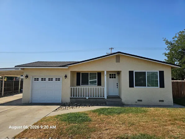 1553 E Stockham Ave, Tulare, CA 93274