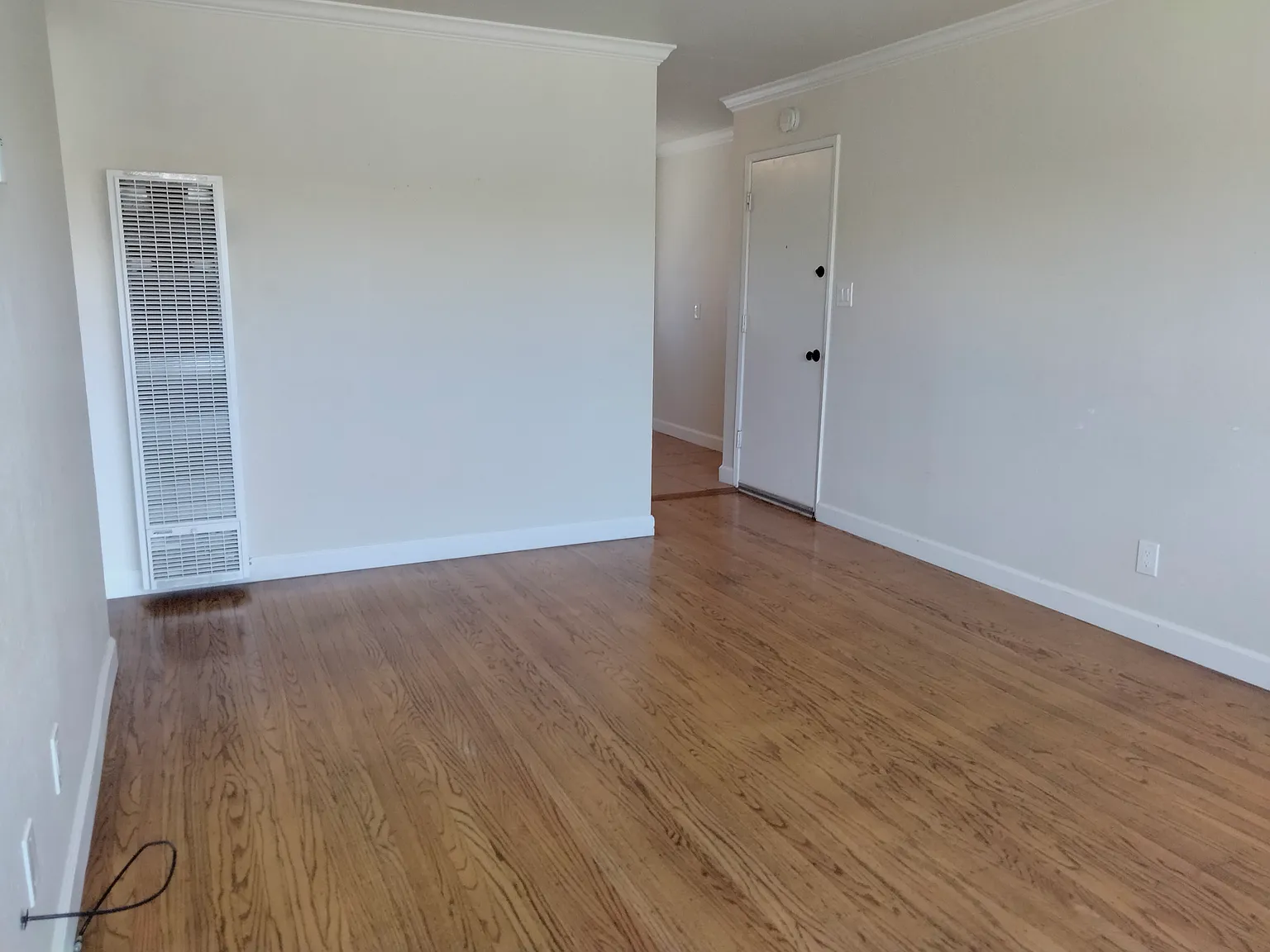 2 bed, 850 sqft, $2,070 — Photo 3