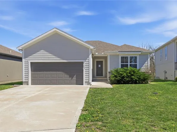 21805 Southcreek Rd, Peculiar, MO 64078