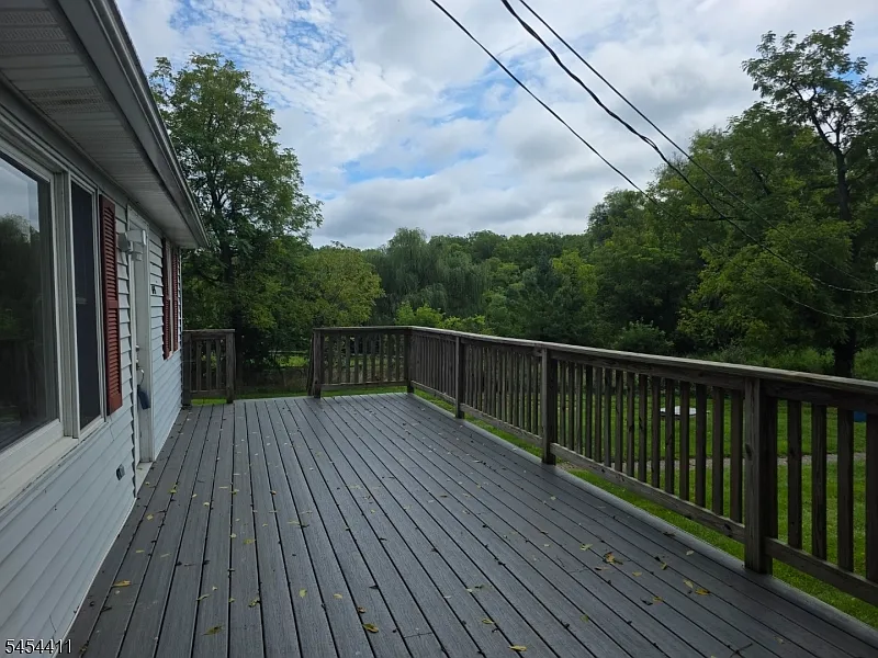 3 bed, 2.0 bath, 1711 sqft, $2,895 — Photo 2