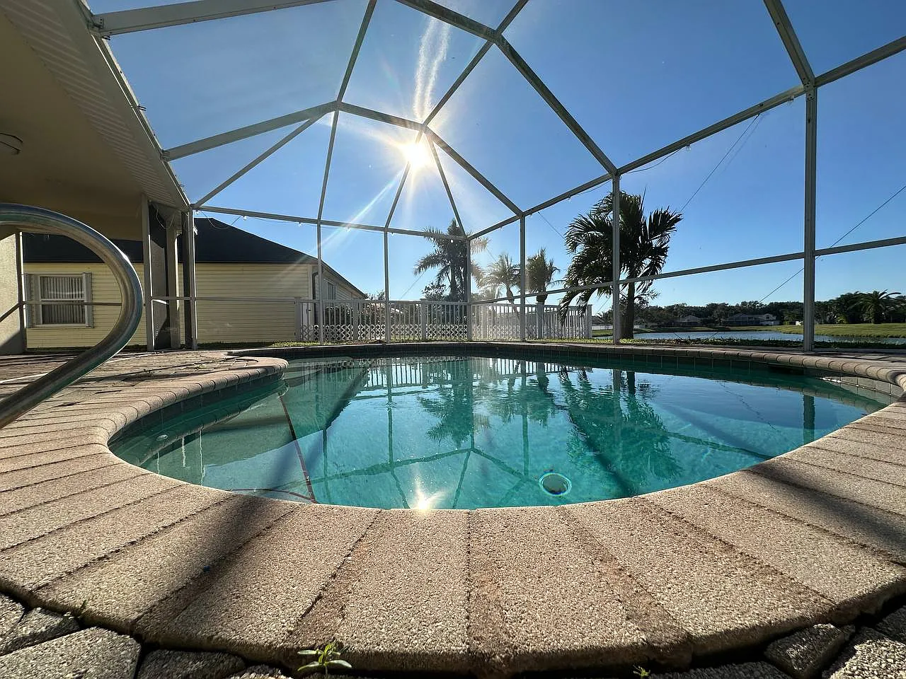 3 bed, 2000 sqft, $2,950 — Photo 2